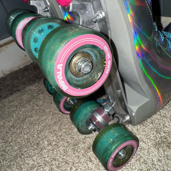 Iridescent Impala Roller Skates - Picture 8 of 9
